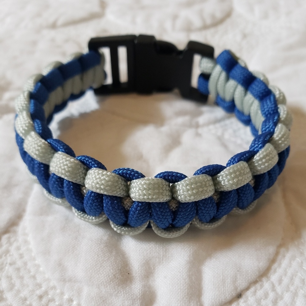 Survival Paracord Bracelet